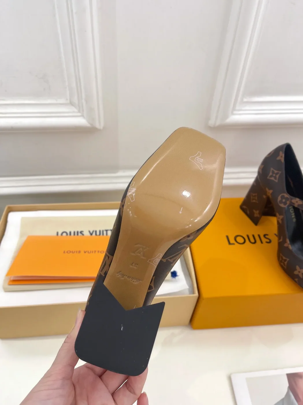 Louis Vuitton Pump Brown 9.5/ Louis Vuitton Pump Brown 9.5/