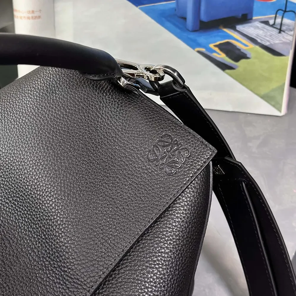 Loewe Large Puzzle Edge Bag in Grained Calfskin for Unisex in Black Loewe Large Puzzle Edge Bag in Grained Calfskin for Unisex in Black