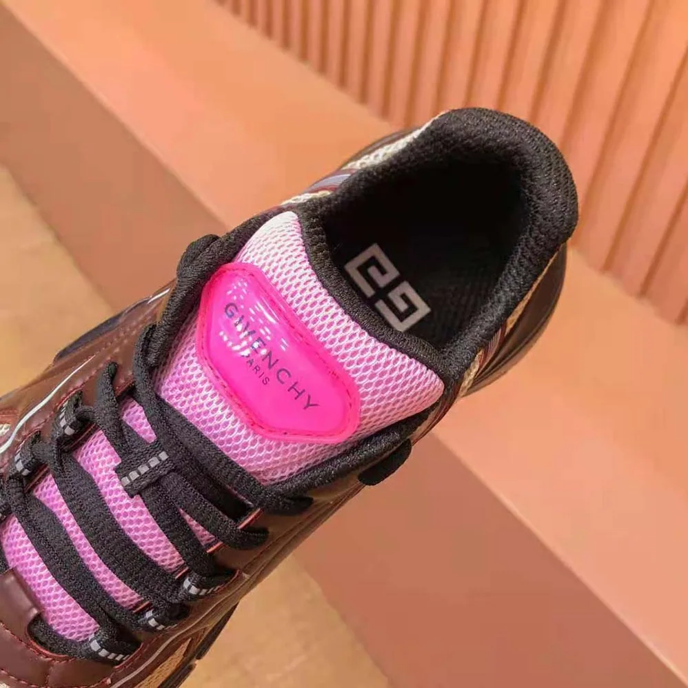 Givenchy TK-MX Runner Sneakers in Mesh for Unisex in Pink Givenchy TK-MX Runner Sneakers in Mesh for Unisex in Pink