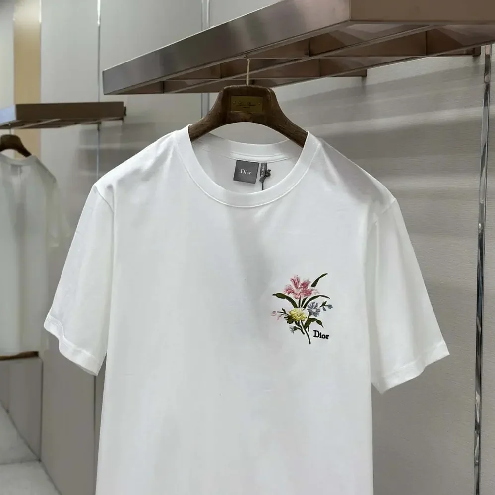 Dior T-Shirt with Dior Secret Garden Motif Relaxed Fit White Cotton Jersey for Women Dior T-Shirt with Dior Secret Garden Motif Relaxed Fit White Cotton Jersey for Women