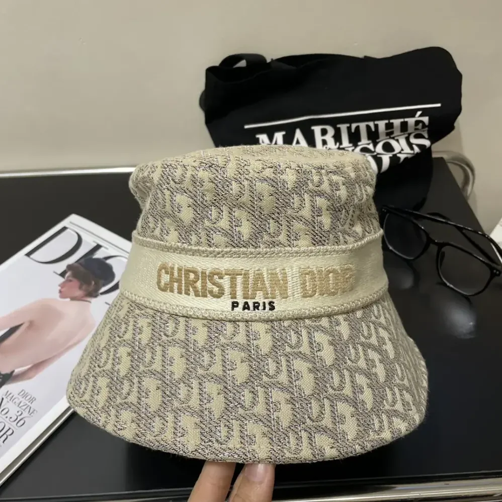 Dior D-Bobby Dior Oblique Small Brim Bucket Hat White and Gold for Unisex in Tone Embroidery Dior D-Bobby Dior Oblique Small Brim Bucket Hat White and Gold for Unisex in Tone Embroidery
