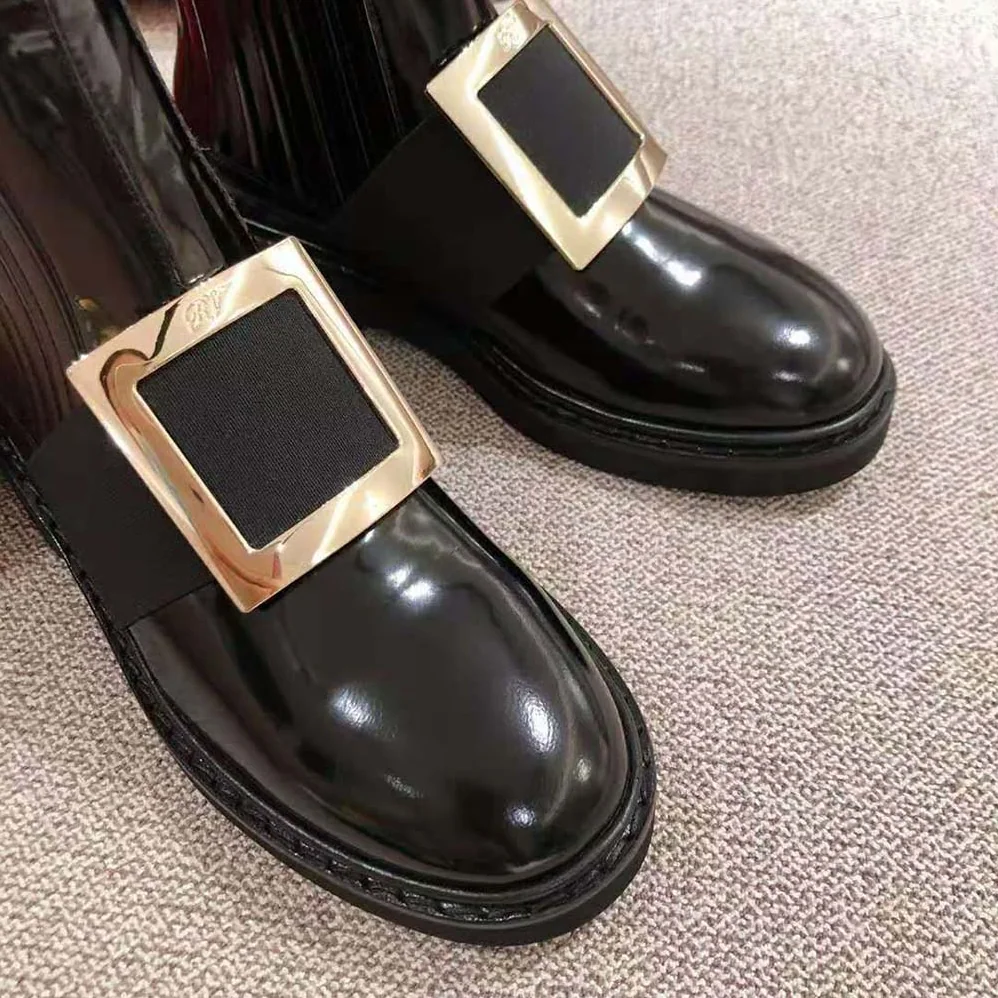 Roger Vivier Chelsea Viv' Rangers Metal Buckle Ankle Boots for Women in Black Roger Vivier Chelsea Viv' Rangers Metal Buckle Ankle Boots for Women in Black
