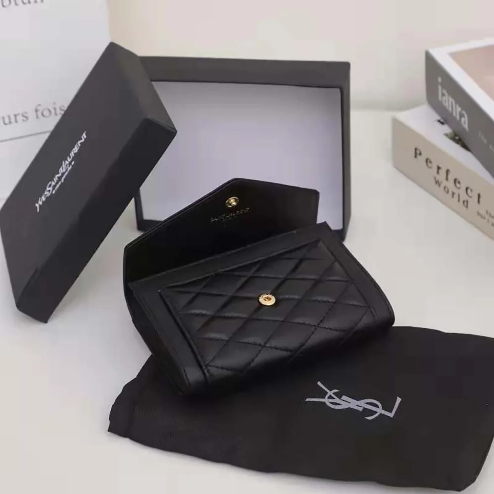 Saint Laurent YSL Vlogo Signature Grainy Calfskin Cardholder wth Zipper for Women in Black Saint Laurent YSL Vlogo Signature Grainy Calfskin Cardholder wth Zipper for Women in Black