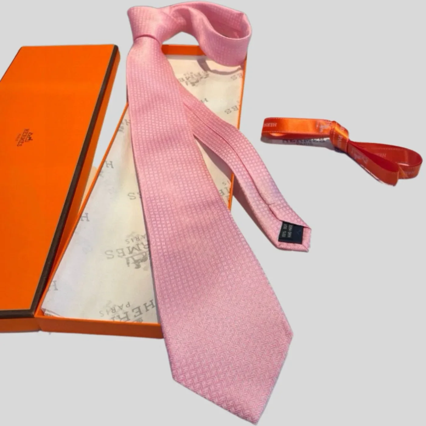 Hermes Elegent Rose Silk Tie Hermes Elegent Rose Silk Tie