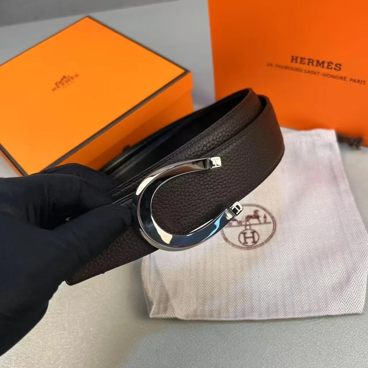 Hermès Luck Belt Buckle Reversible Leather Strap Noir in Chocolat