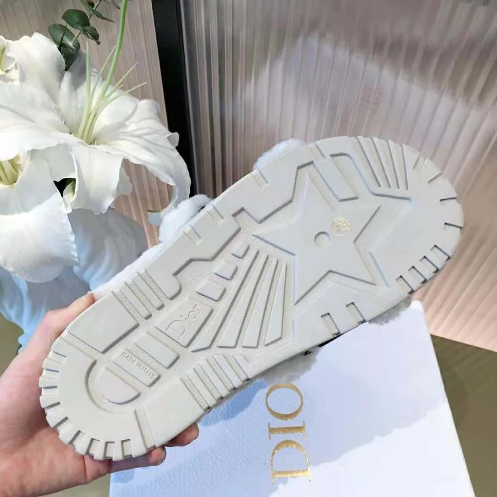 Dior Dway Slide White Embroidered Cotton and Shearling for Women Dior Dway Slide White Embroidered Cotton and Shearling for Women