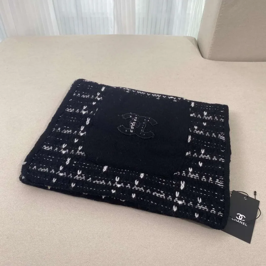 Chanel High in End Cashmere Scarf Black