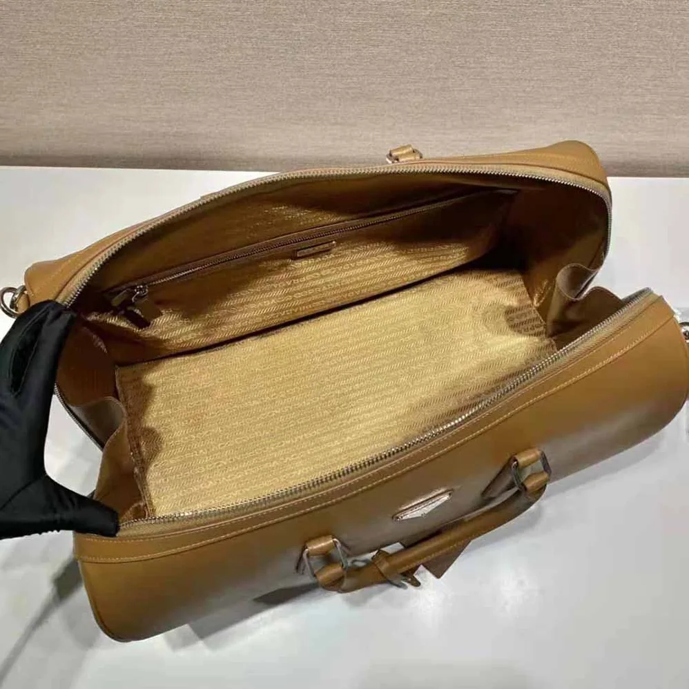 Prada Elegant Duffle Bag in Saffiano Leather Travel Bag for Men in Brown Prada Elegant Duffle Bag in Saffiano Leather Travel Bag for Men in Brown