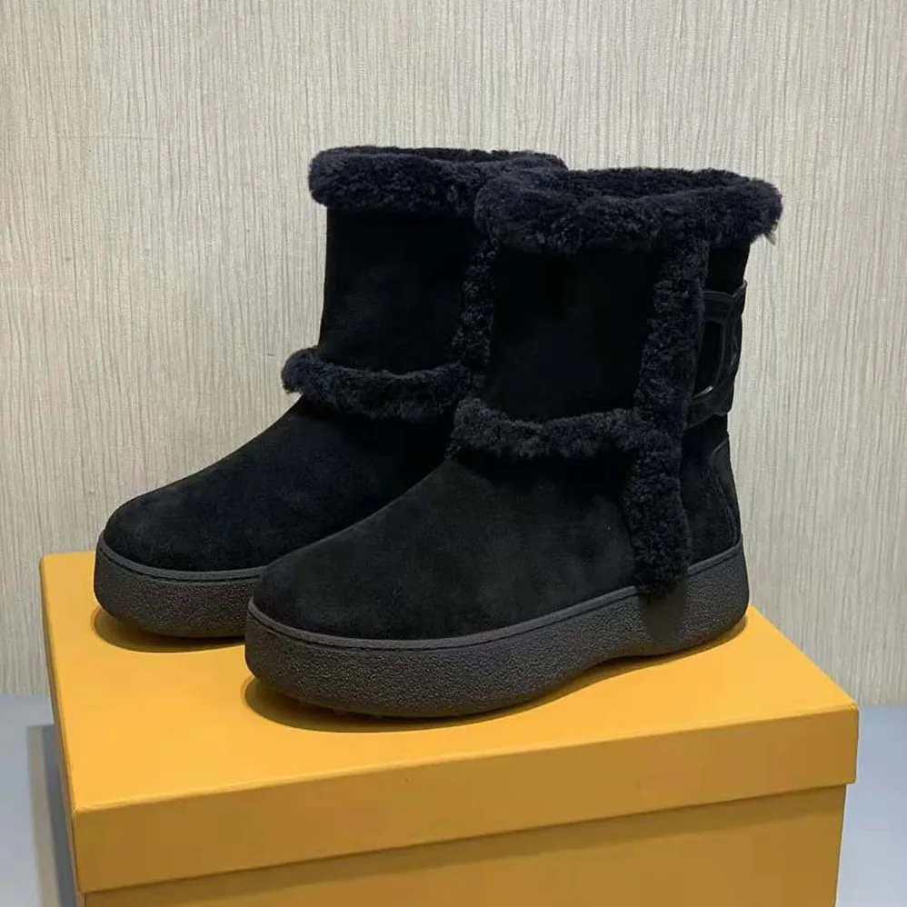 TODS Tod's W. G. Ankle Boots in Suede for Unisex in Black