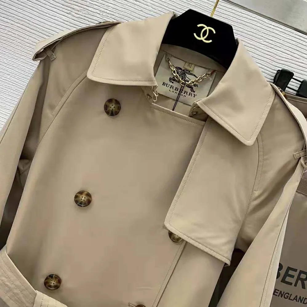 Burberry Kensington Heritage Trench Coat for Men