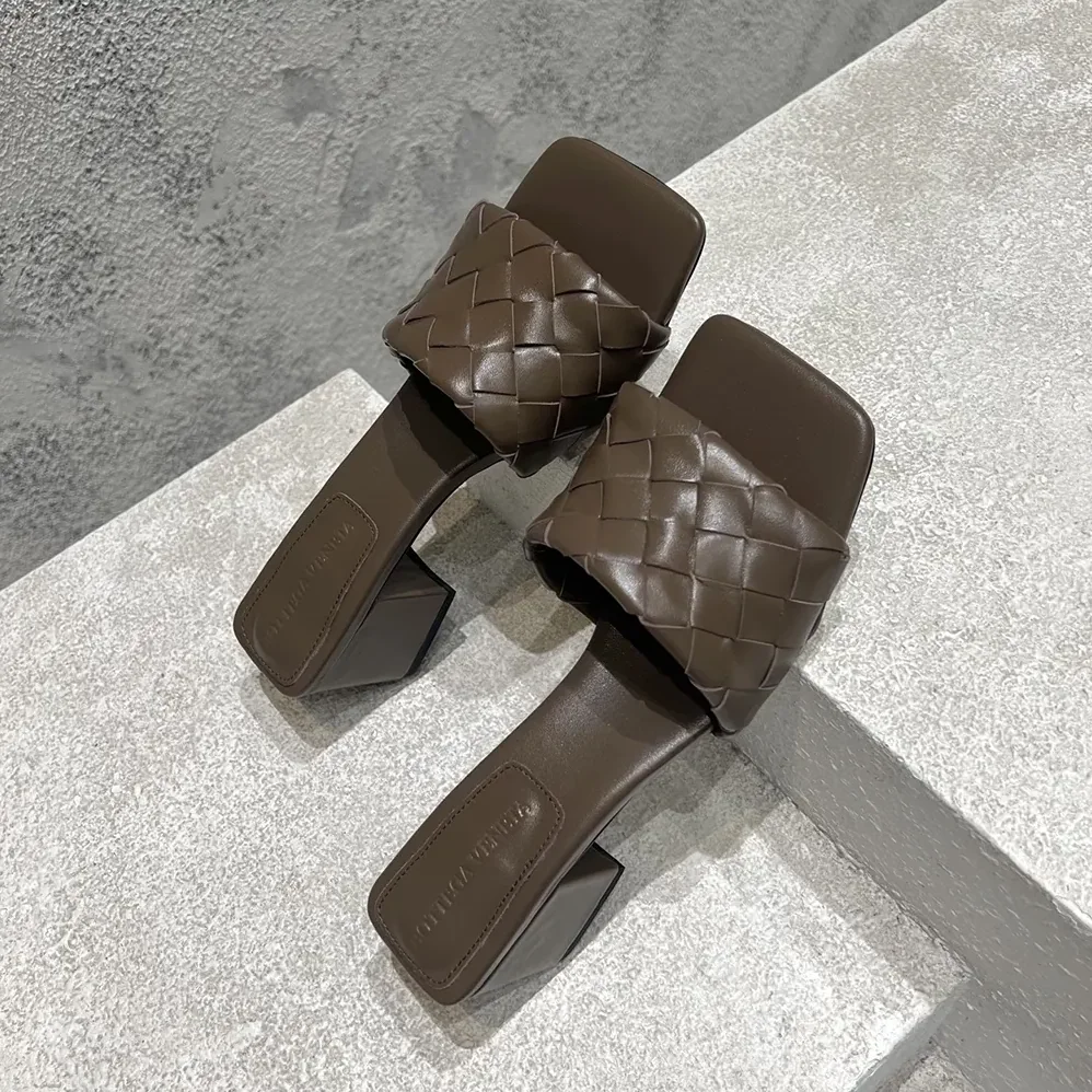 Bottega Veneta Parco Mule for Women in Chocolate Bottega Veneta Parco Mule for Women in Chocolate