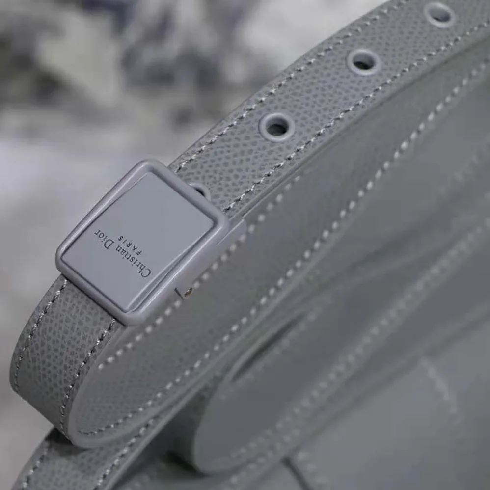Dior 30 Montaigne Bag Ultramatte Grained Calfskin for Women in Silver Dior 30 Montaigne Bag Ultramatte Grained Calfskin for Women in Silver