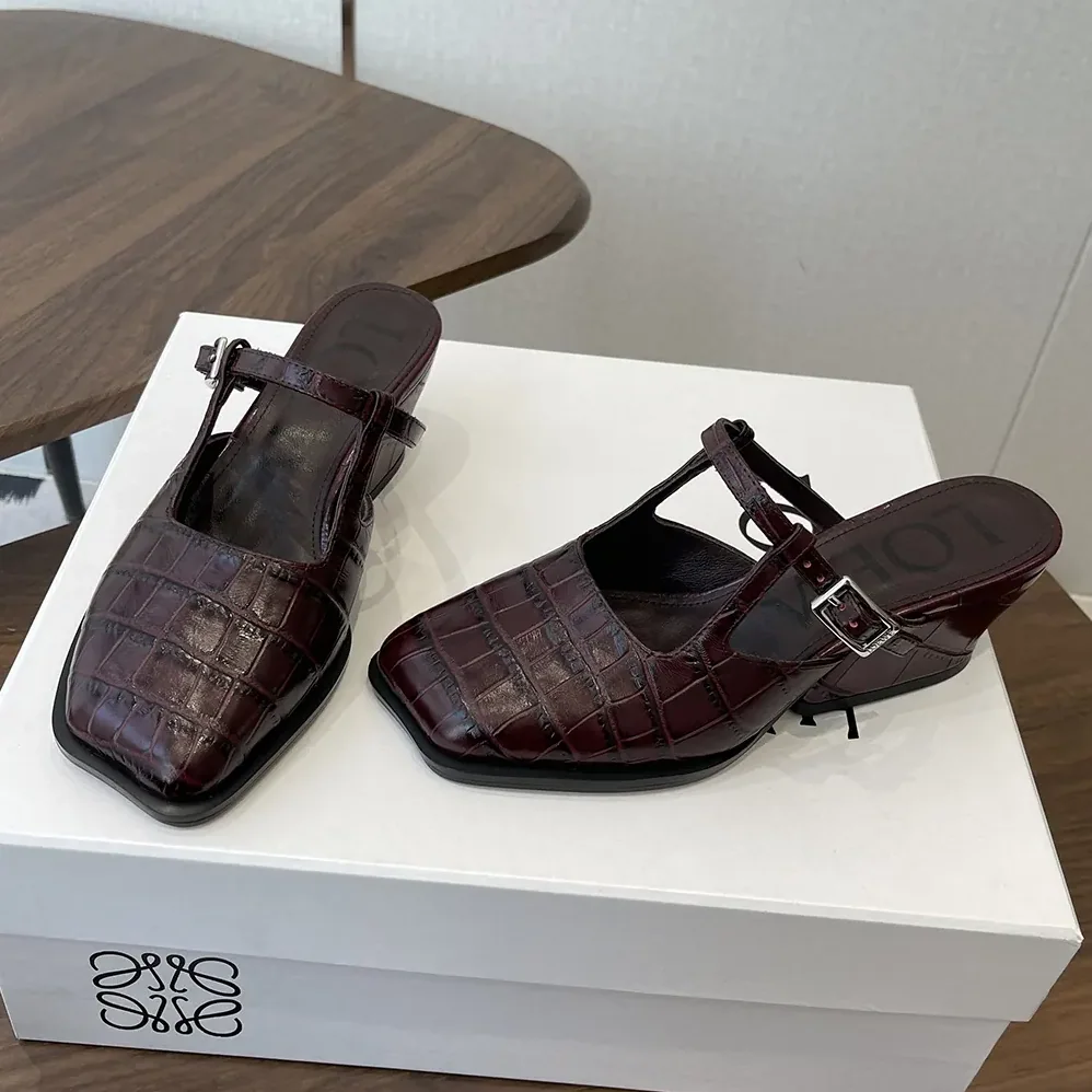 Loewe Onda Mule In Embossed Calfskin for Women Loewe Onda Mule In Embossed Calfskin for Women