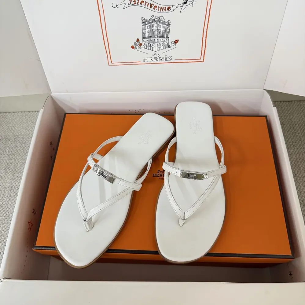 Hermes Miss Sandal in Calfskin for Women in White Hermes Miss Sandal in Calfskin for Women in White