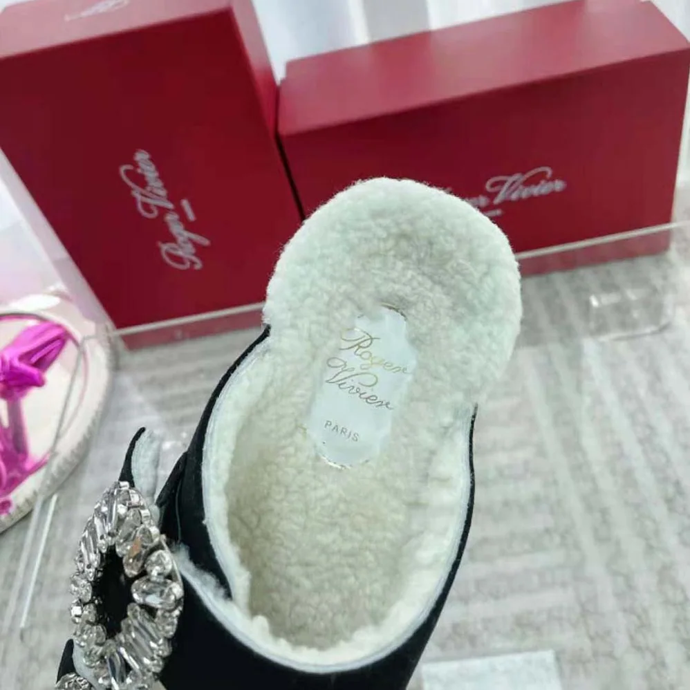 Roger Vivier Slidy Viv' Fur Strass Buckle Mules in Suede for Women in Black Roger Vivier Slidy Viv' Fur Strass Buckle Mules in Suede for Women in Black