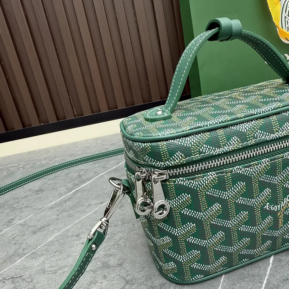 Goyard Muse Mini Vanity for Unisex in Green Goyard Muse Mini Vanity for Unisex in Green