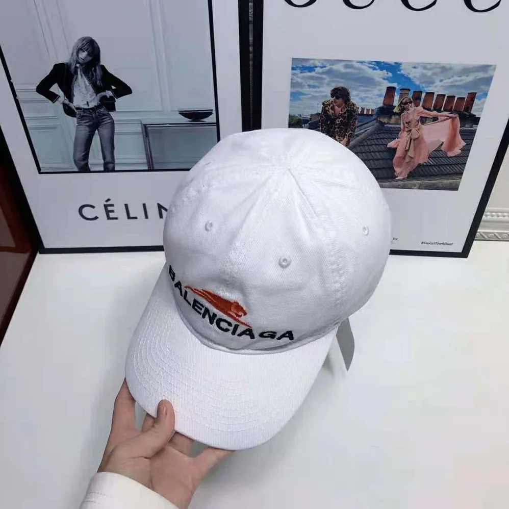 Balenciaga Year Of The Tiger Cap in White and Black Cotton Drill for Women Balenciaga Year Of The Tiger Cap in White and Black Cotton Drill for Women