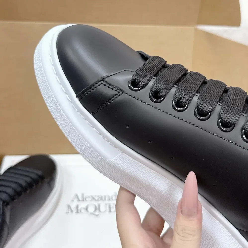 Alexander Mcqueen Oversized Sneaker Black Smooth Calf Leather Lace for Unisex in Up Sneaker