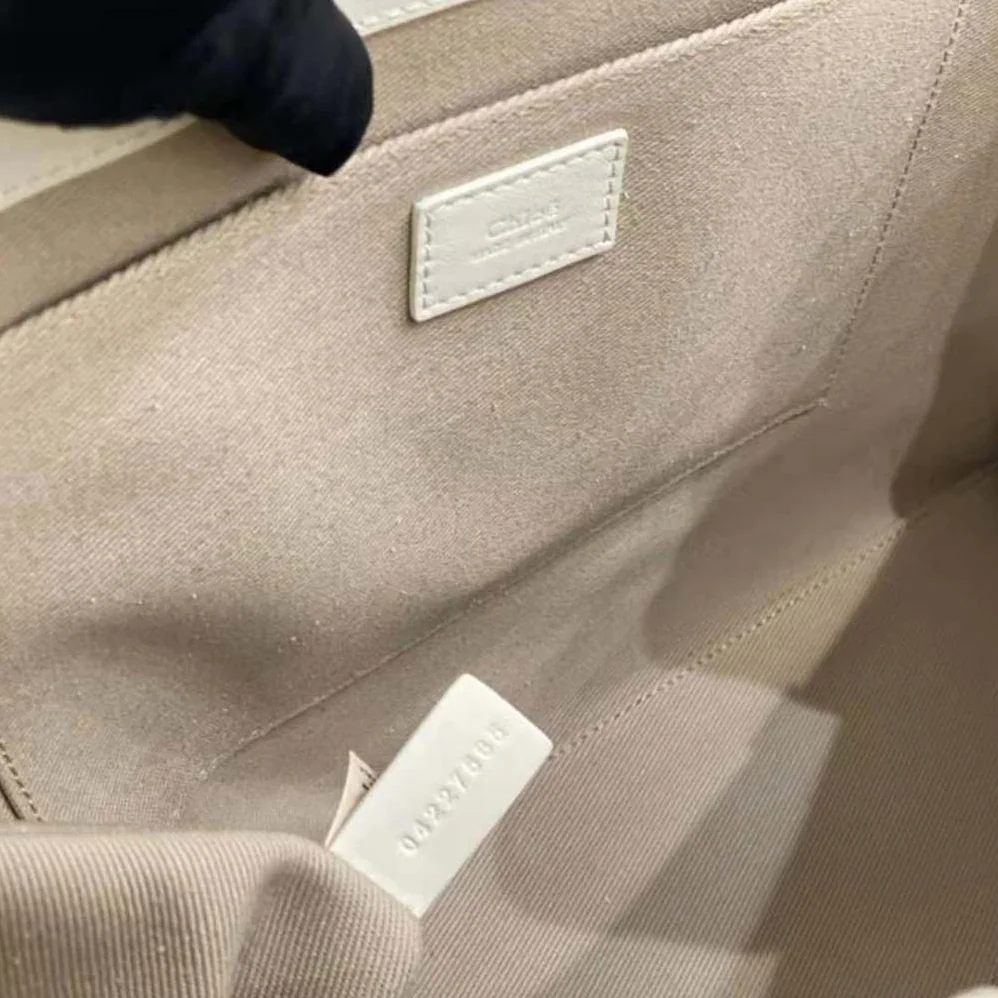 Chloe Large Woody Tote Bag with Embroidered Chloé Logo for Women in White Chloe Large Woody Tote Bag with Embroidered Chloé Logo for Women in White