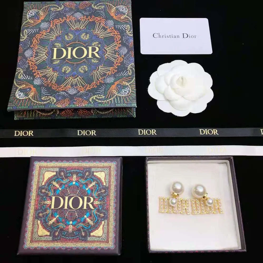 Dior Tribales Earrings Gold-Finish Metal and White Resin Pearls for Women Dior Tribales Earrings Gold-Finish Metal and White Resin Pearls for Women