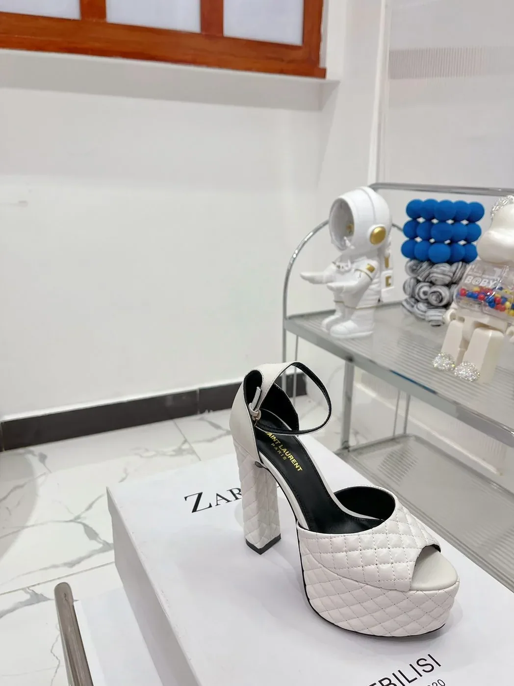 Saint Laurent Jodie Platform Sandals In Smooth White