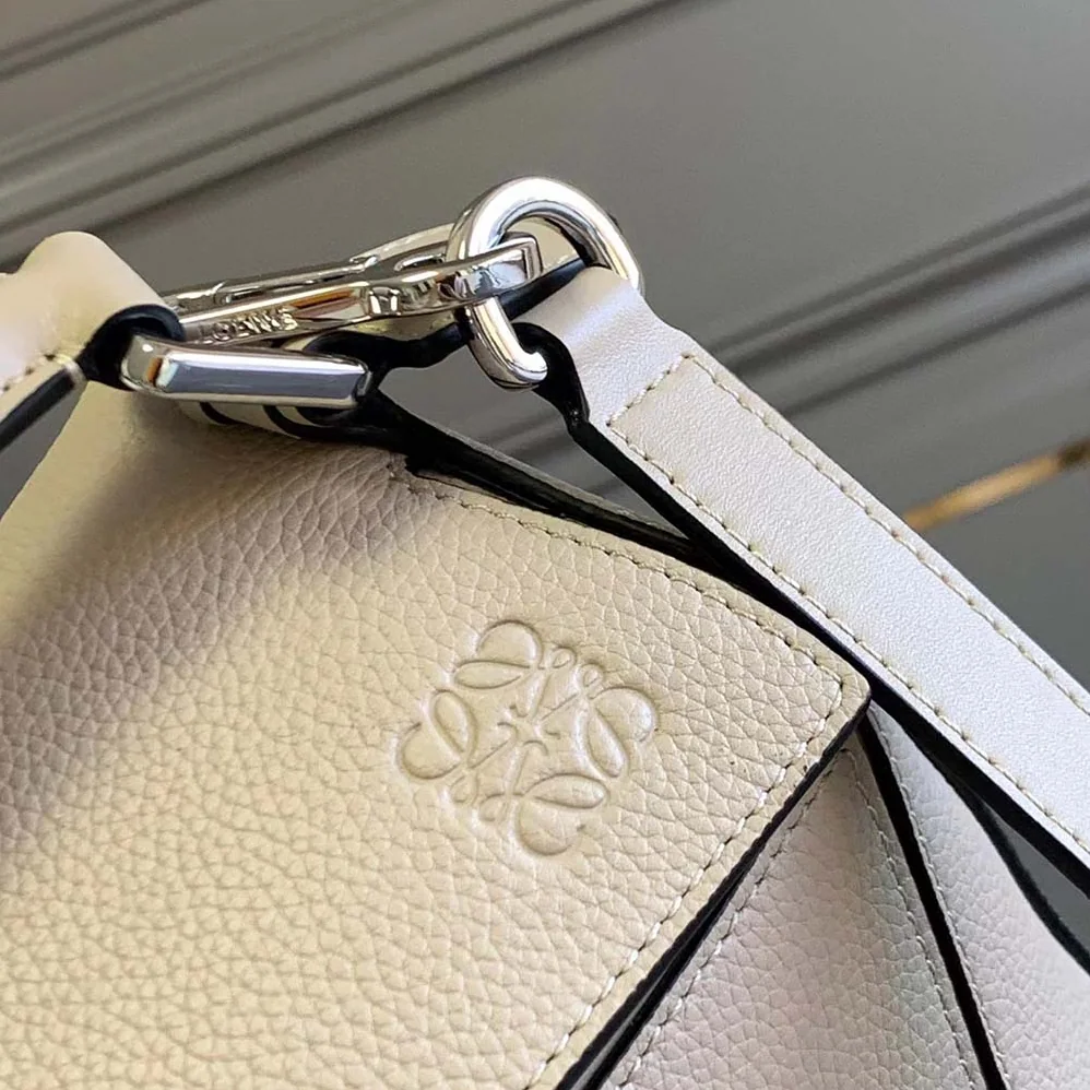 Loewe Puzzle Small Bag in Classic Calf Leather for Women in Beige Loewe Puzzle Small Bag in Classic Calf Leather for Women in Beige