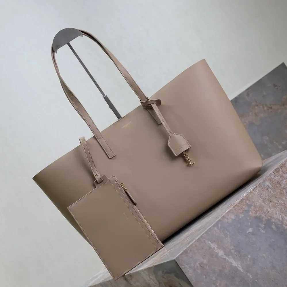 Saint Laurent YSL Shopping Saint Laurent in Leather for Women in Sandy