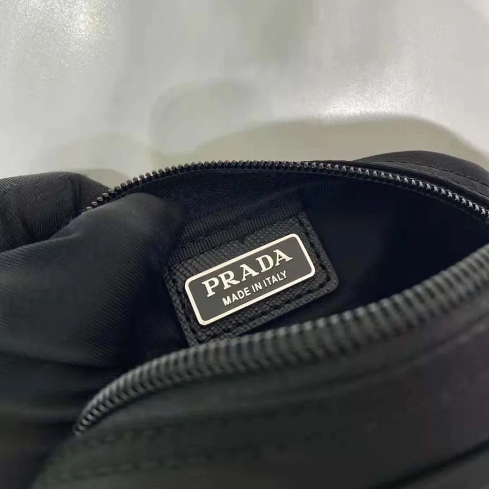 Prada Small Re-Nylon Wallet for Women in Black Prada Small Re-Nylon Wallet for Women in Black