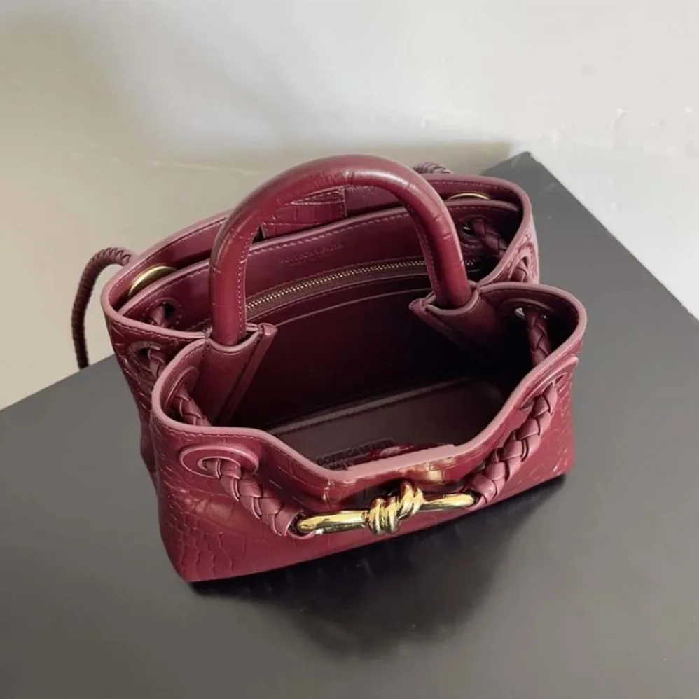 Bottega Veneta Small Andiamo Crocodile Leather Top Handle Bag for Women in Red Bottega Veneta Small Andiamo Crocodile Leather Top Handle Bag for Women in Red