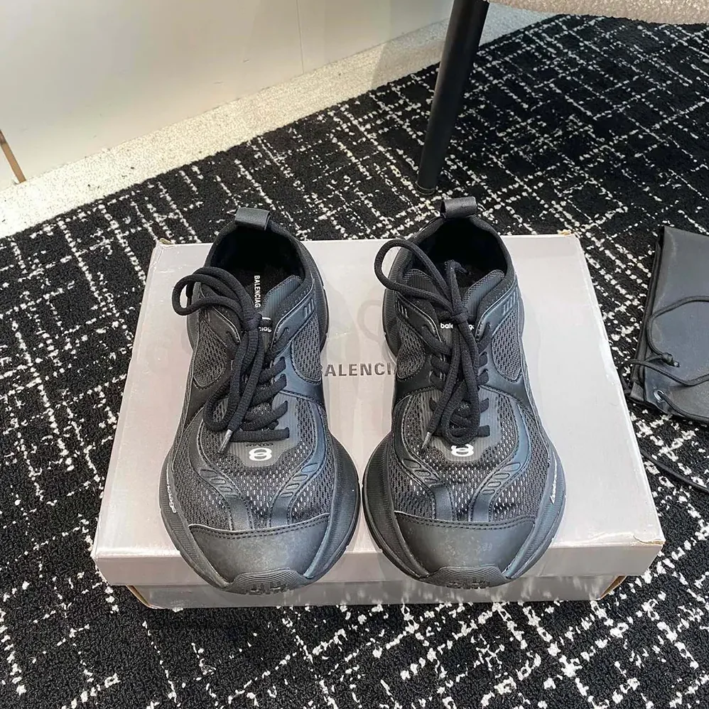Balenciaga Circuit Sneaker in Black Polyester for Unisex Balenciaga Circuit Sneaker in Black Polyester for Unisex