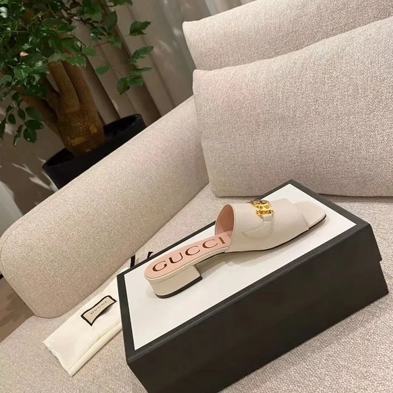 Gucci Gucci Zumi Slide Sandals Beige