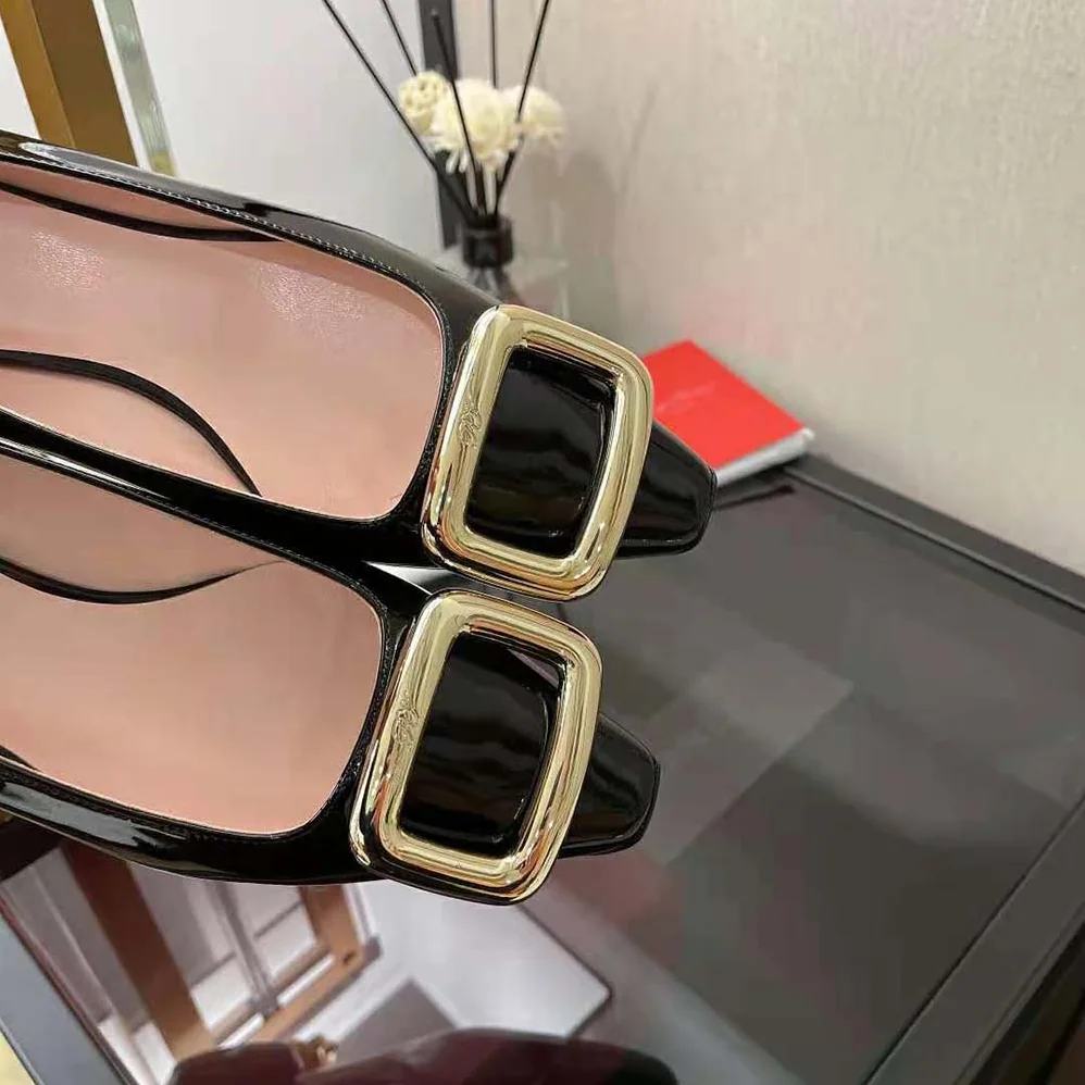 Roger Vivier Viv Choc Metal Buckle Ballerinas in Patent Leather for Women in Black Roger Vivier Viv Choc Metal Buckle Ballerinas in Patent Leather for Women in Black