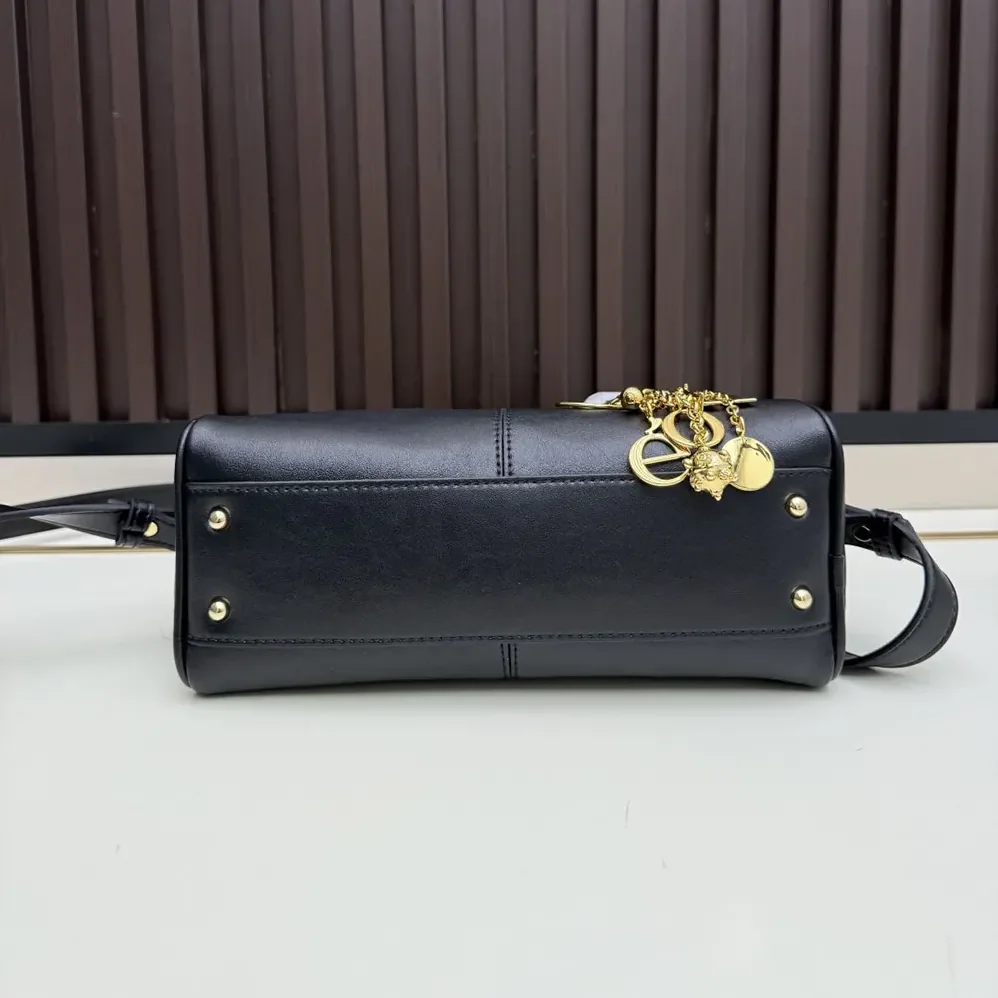 Chloe Small Chloé Bowling Bag In Soft Leather for Women in Black Chloe Small Chloé Bowling Bag In Soft Leather for Women in Black
