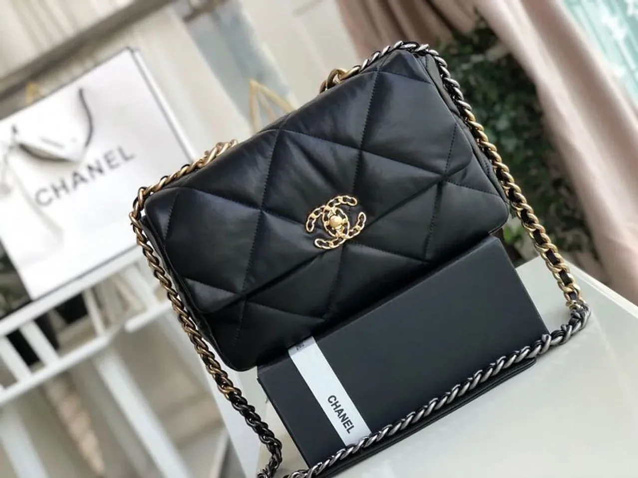 Chanel 19 HandBag Black / Chanel 19 HandBag Black /