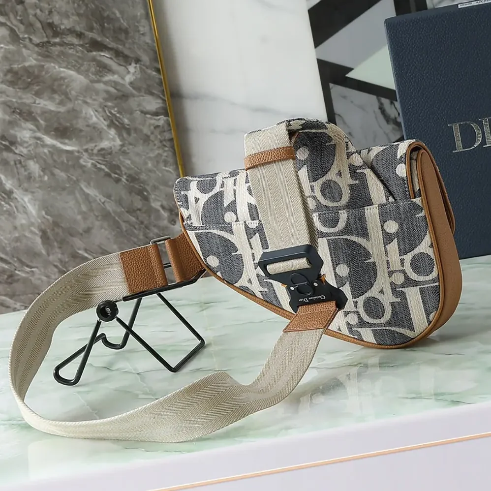 Dior Saddle Bag Blue and Beige Raffia for Men in Effect Dior Oblique Denim
