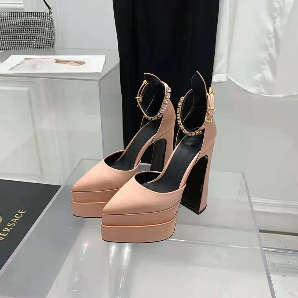 Versace Medusa Aevitas Platform Pumps in 15.5cm Heel Hight for Women in Pink