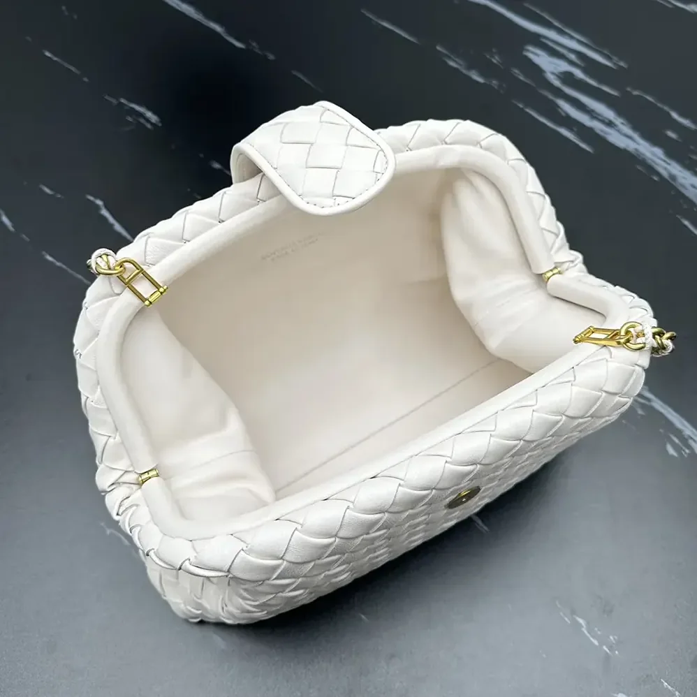 Bottega Veneta Teen Lauren 1980 With Chain for Women in White Bottega Veneta Teen Lauren 1980 With Chain for Women in White