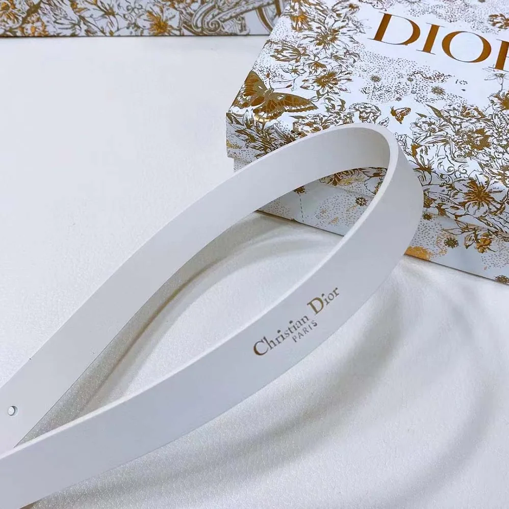 Dior Métamorphose Belt White Ultrasmooth Calfskin 20 MM for Women in Gold Dior Métamorphose Belt White Ultrasmooth Calfskin 20 MM for Women in Gold