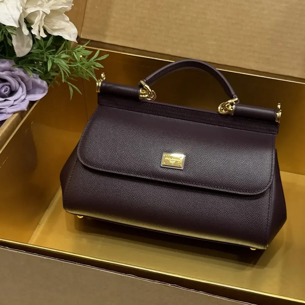 Dolce Gabbana D&G Medium Sicily Handbag in Dauphine Ccalfskin for Women in Purple Dolce Gabbana D&G Medium Sicily Handbag in Dauphine Ccalfskin for Women in Purple