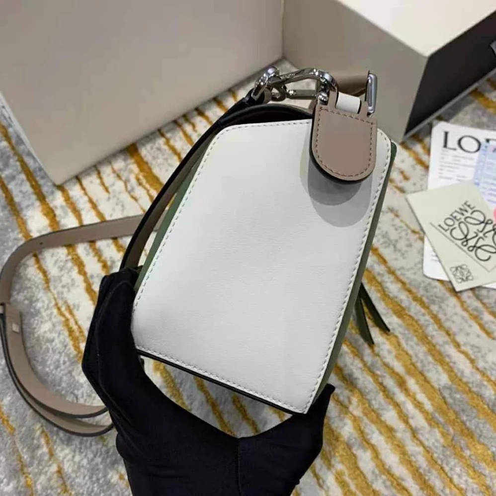 Loewe Puzzle Bag in Classic Calfskin for Women in White Loewe Puzzle Bag in Classic Calfskin for Women in White