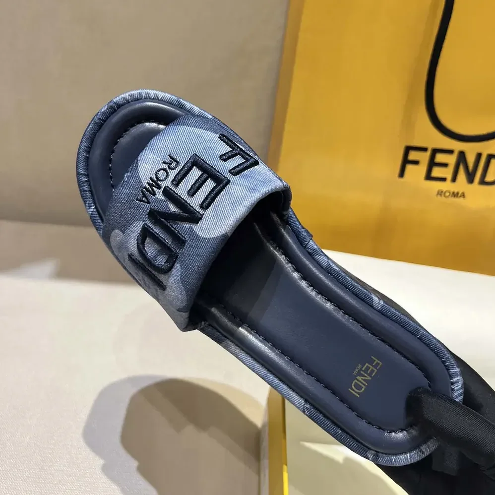Fendi Sunshine Blue Denim Flatform Slides for Women Fendi Sunshine Blue Denim Flatform Slides for Women