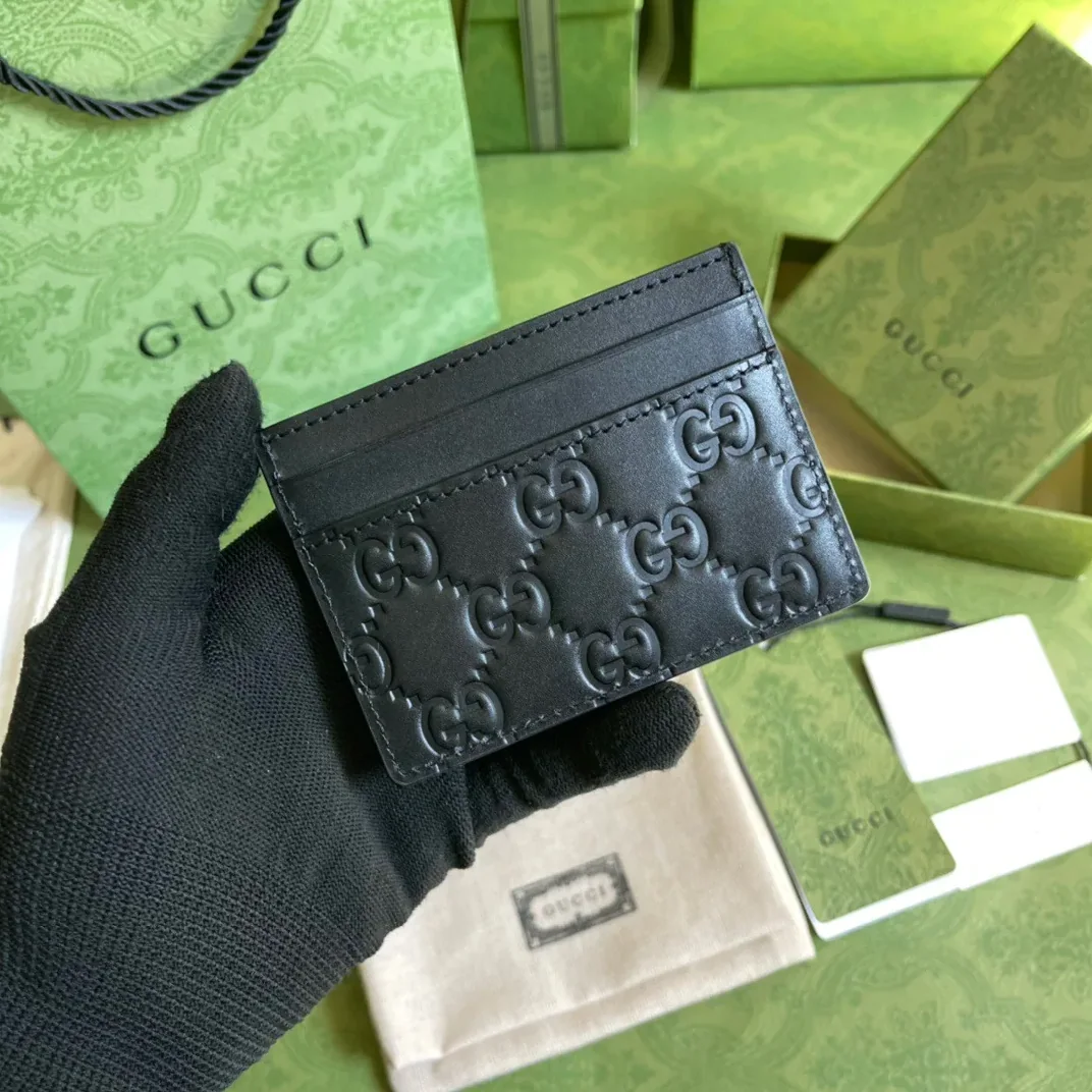Gucci Card Case GG Embossed in Black / Gucci Card Case GG Embossed in Black /