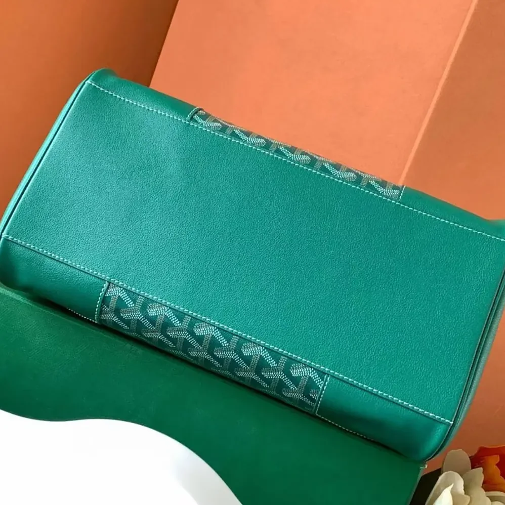Goyard Saïgon Tote Bag for Women in Green Goyard Saïgon Tote Bag for Women in Green