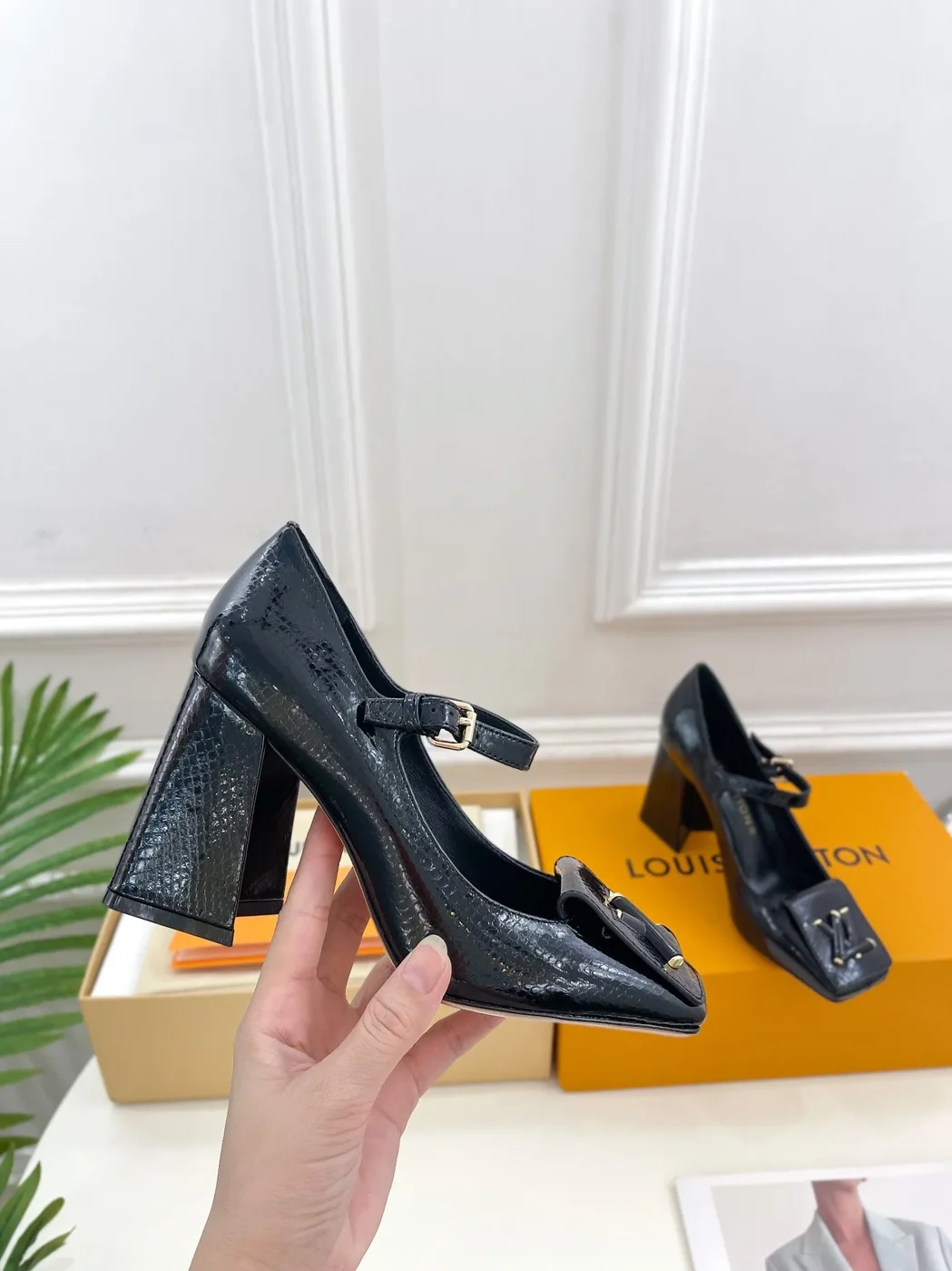 Louis Vuitton Pump Black / 1AACFK Louis Vuitton Pump Black / 1AACFK