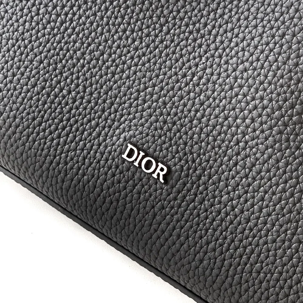 Dior Saddle A5 Triangle Pouch Black Grained Calfskin for Men Dior Saddle A5 Triangle Pouch Black Grained Calfskin for Men