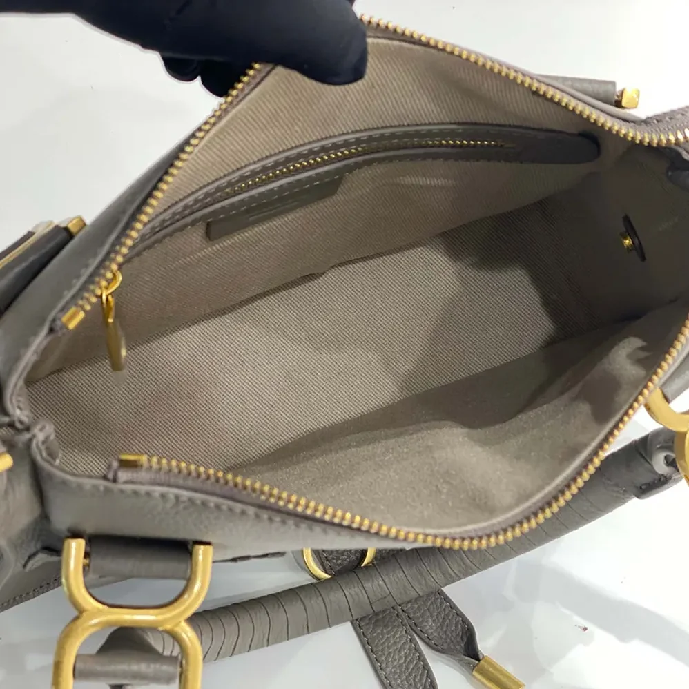 Chloe Small Marcie Bag in Grained Leather for Women in Grey Chloe Small Marcie Bag in Grained Leather for Women in Grey