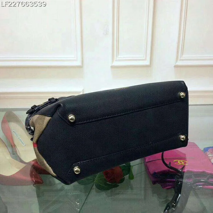 Burberry Small Banner Bag in Leather and House Check in Black