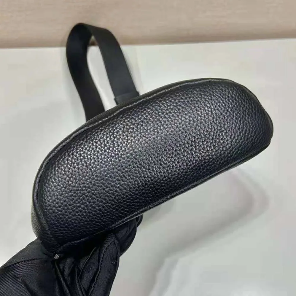 Prada Cross Leather Bag wite Logo-Print Re-Nylon lining for Men in Black Prada Cross Leather Bag wite Logo-Print Re-Nylon lining for Men in Black