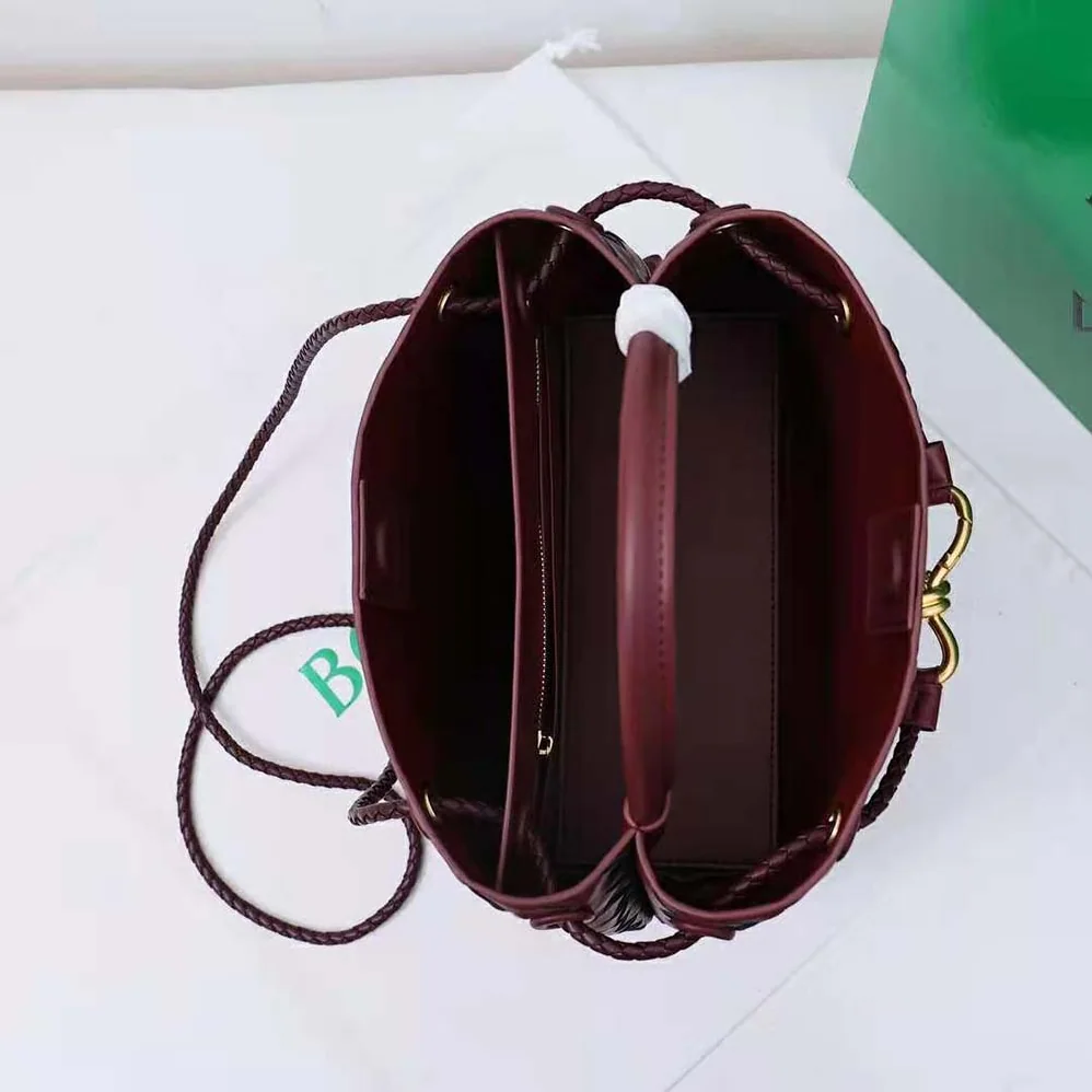 Bottega Veneta Small Andiamo in Lambskin Leather for Women in Maroon