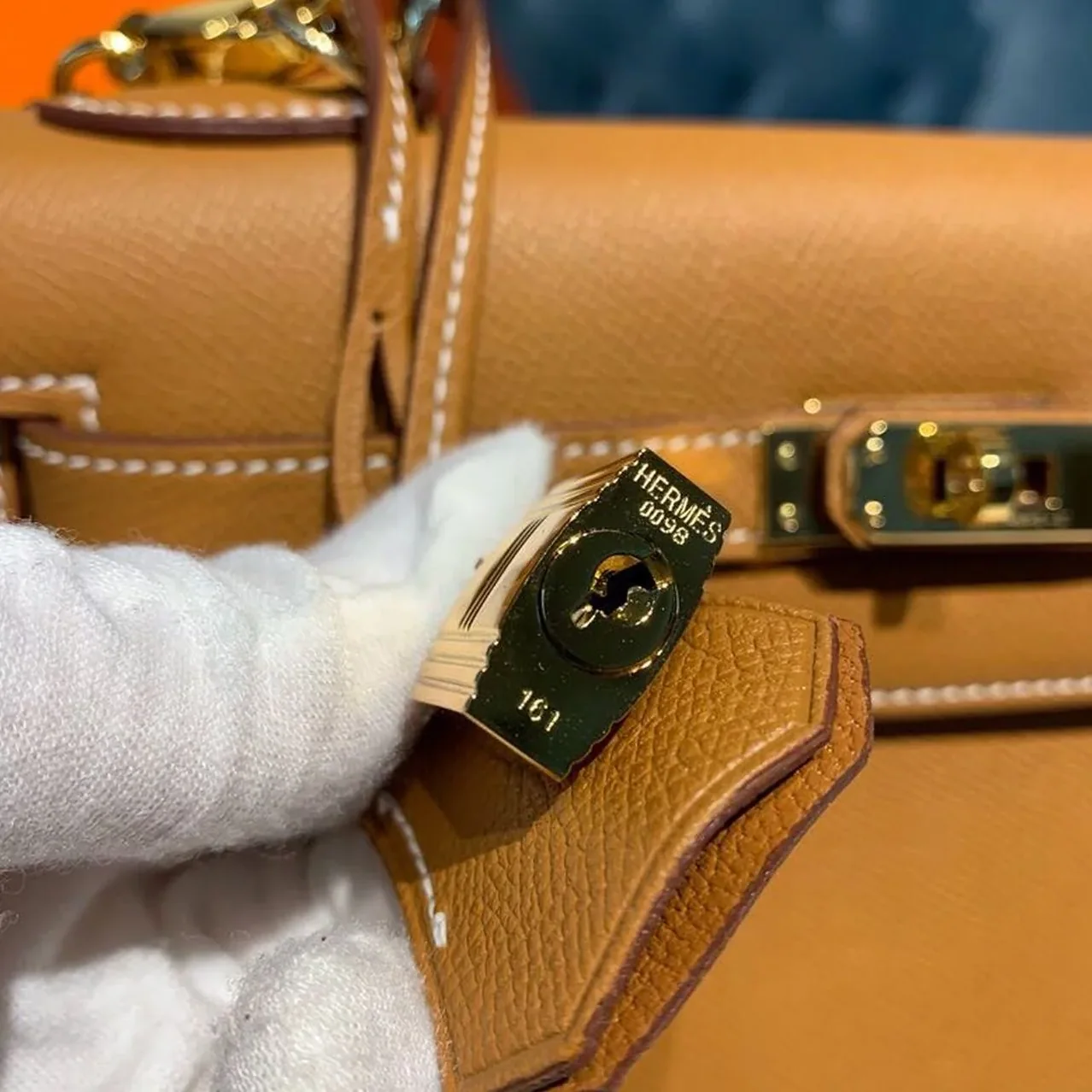 Hermes Kelly Gold Gold Toned Hardware / Hermes Kelly Gold Gold Toned Hardware /